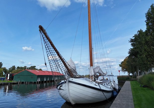 Lemsteraak  de zilte vrijheid  for hire